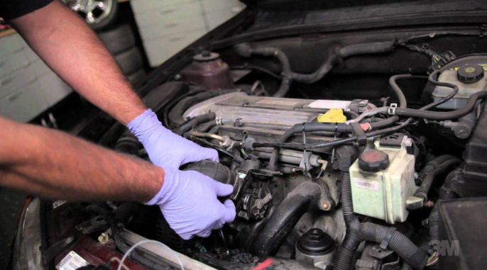 Yakıt Pompası Nedir? Görevi, Çalışma Prensibi ve Arıza Belirtileri